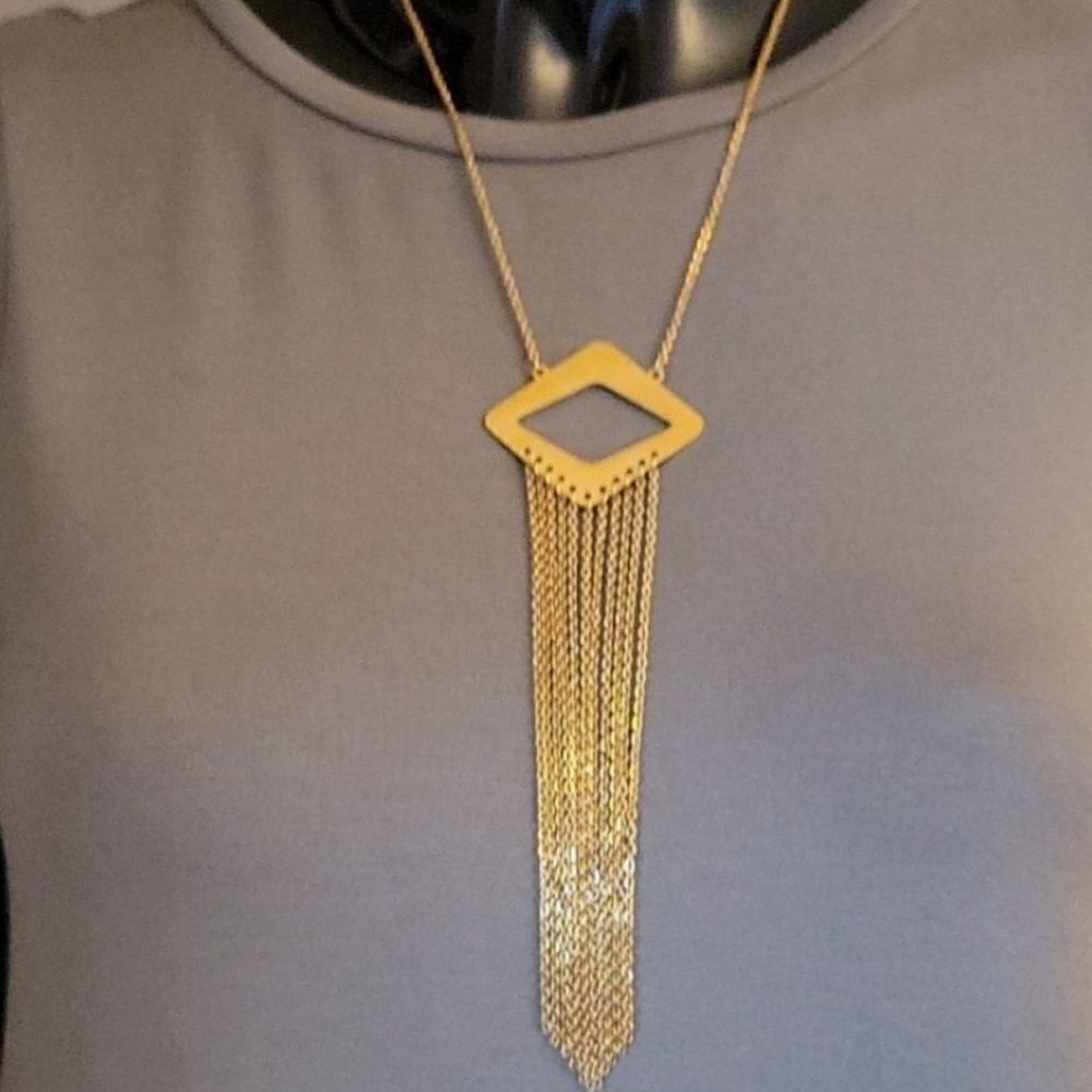 Dramatic Gold Pendant Necklace. Statement jewelry, Fashion jewelry. - Picture 1 of 5